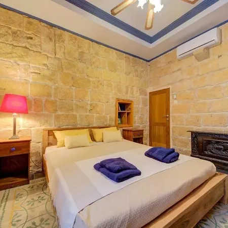 Quaint Townhouse In * Cospicua