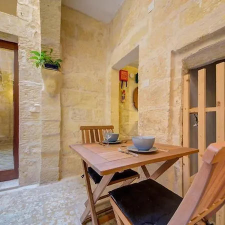 Quaint Townhouse In