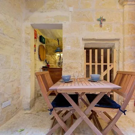 Quaint Townhouse In