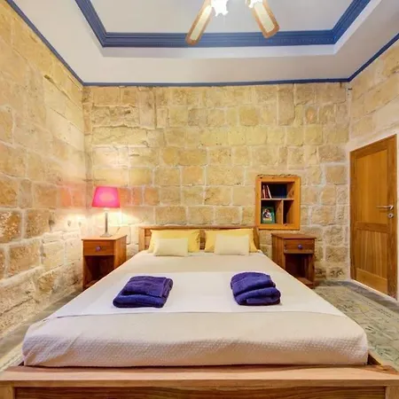Quaint Townhouse In * Cospicua