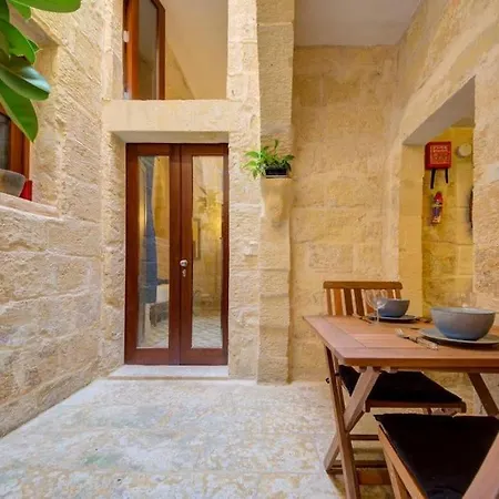 Beautiful Townhouse In The Three Cities Apartamento Cospicua