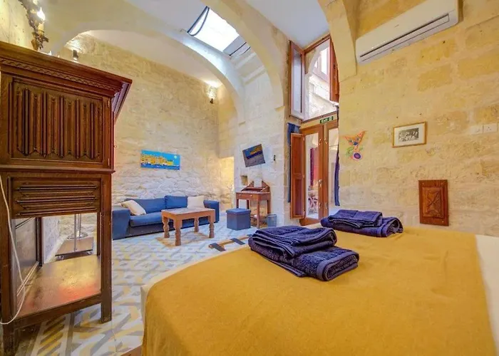 Apartament Quaint Townhouse In *