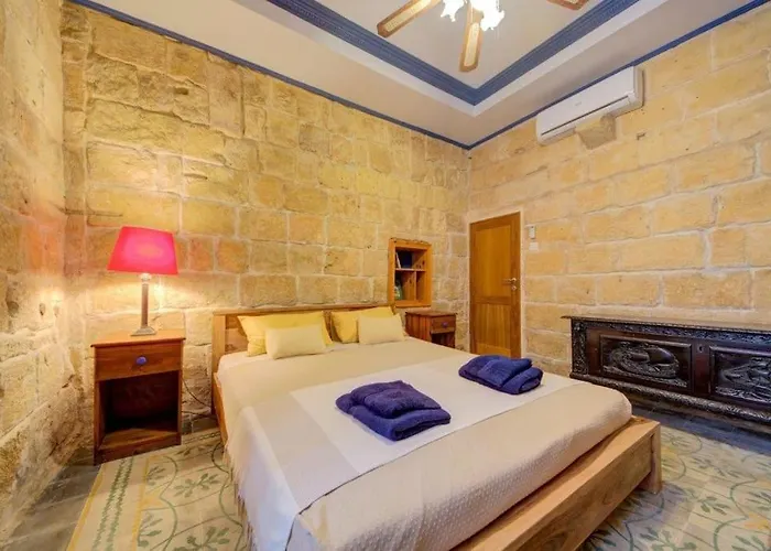 Quaint Townhouse In * Cospicua