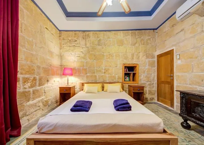 Quaint Townhouse In * Cospicua