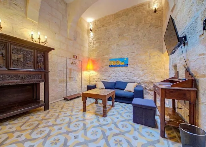 Quaint Townhouse In * Cospicua